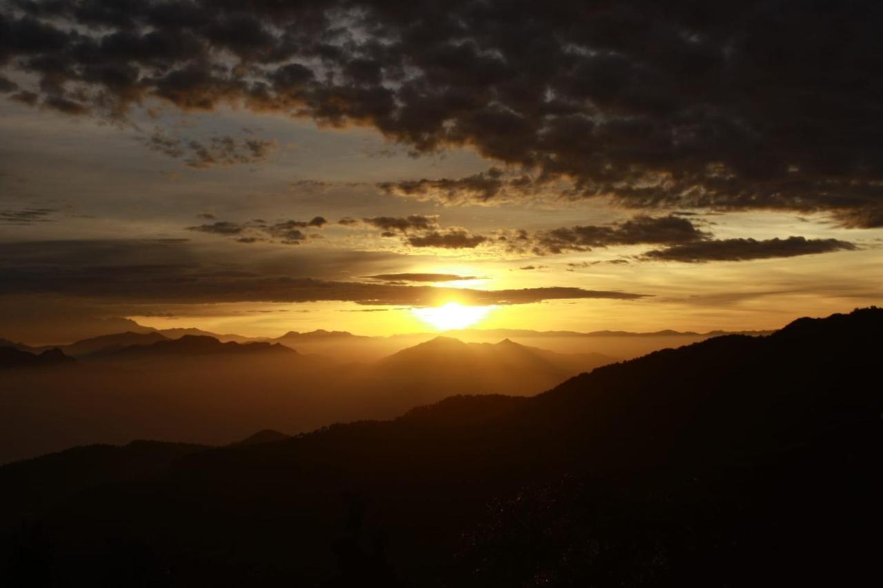 Namastay Himalayas, Kanatal Exteriör bild